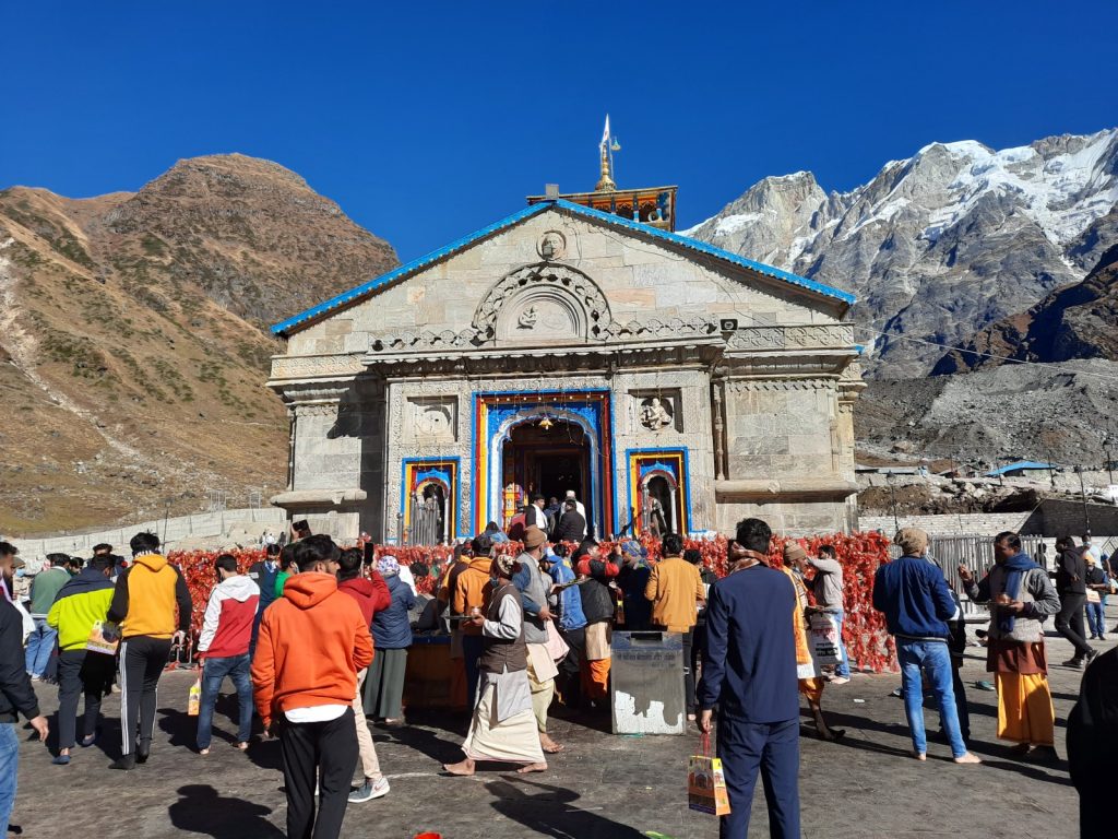 How do Christianity, Islam and Hinduism compare?